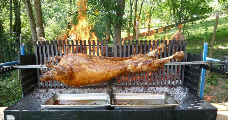 Mechoui, morrocan food, food in morocco, morrocan cuisine, morocan dishes, traditional morrocan food