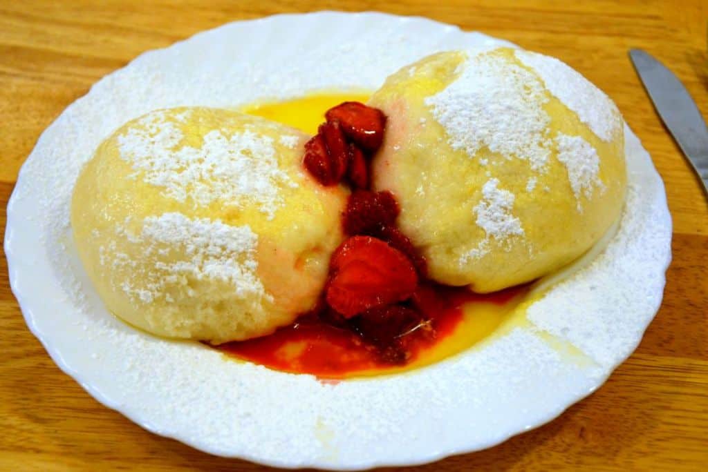 Dampfnudel - Bienenstich / Bee Sting Cake 