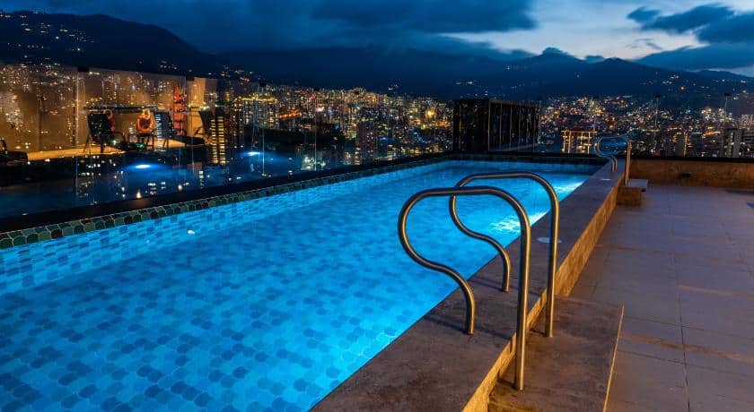 El Poblado in Medellin - Medellin vs Bogota, Bogota vs Medellin 