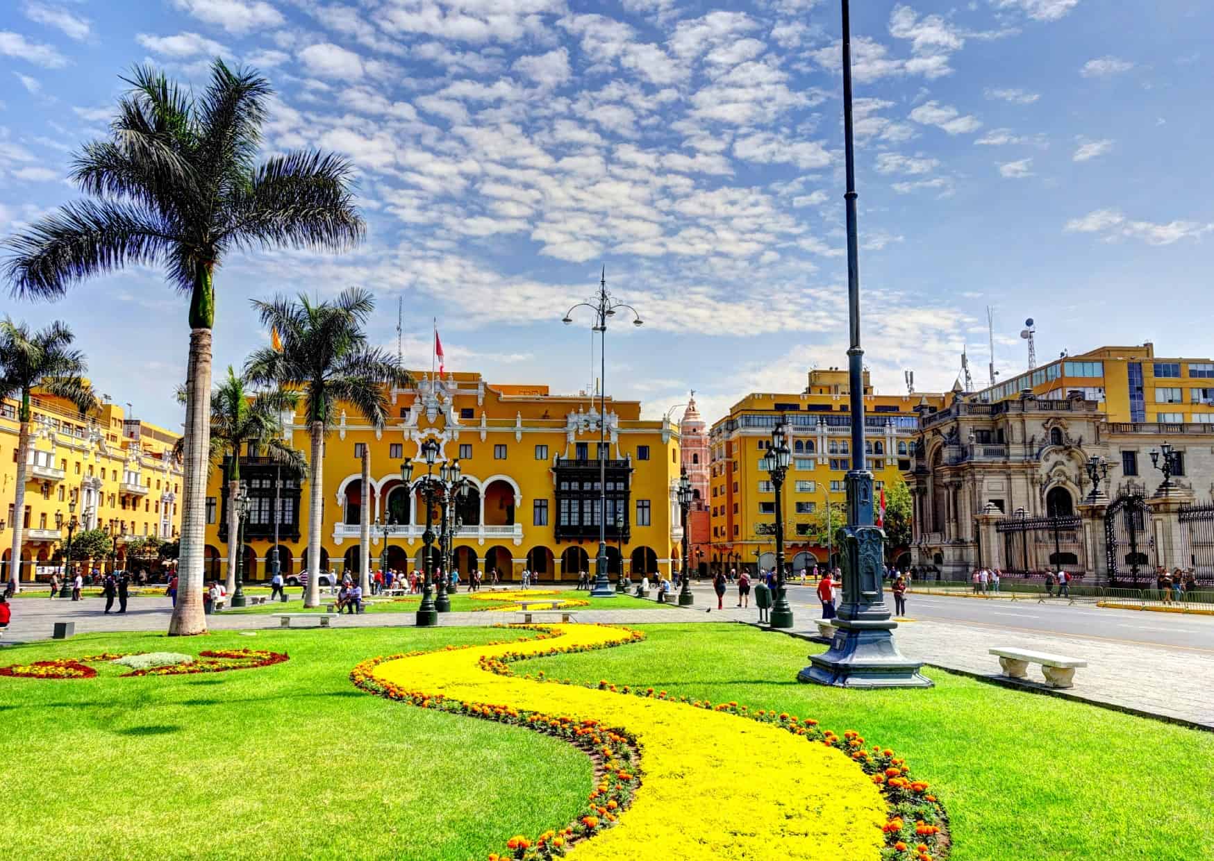 Lima Main Square / Plaza Mayor de Lima / Plaza de Armas de Lima - Lima vs Cusco