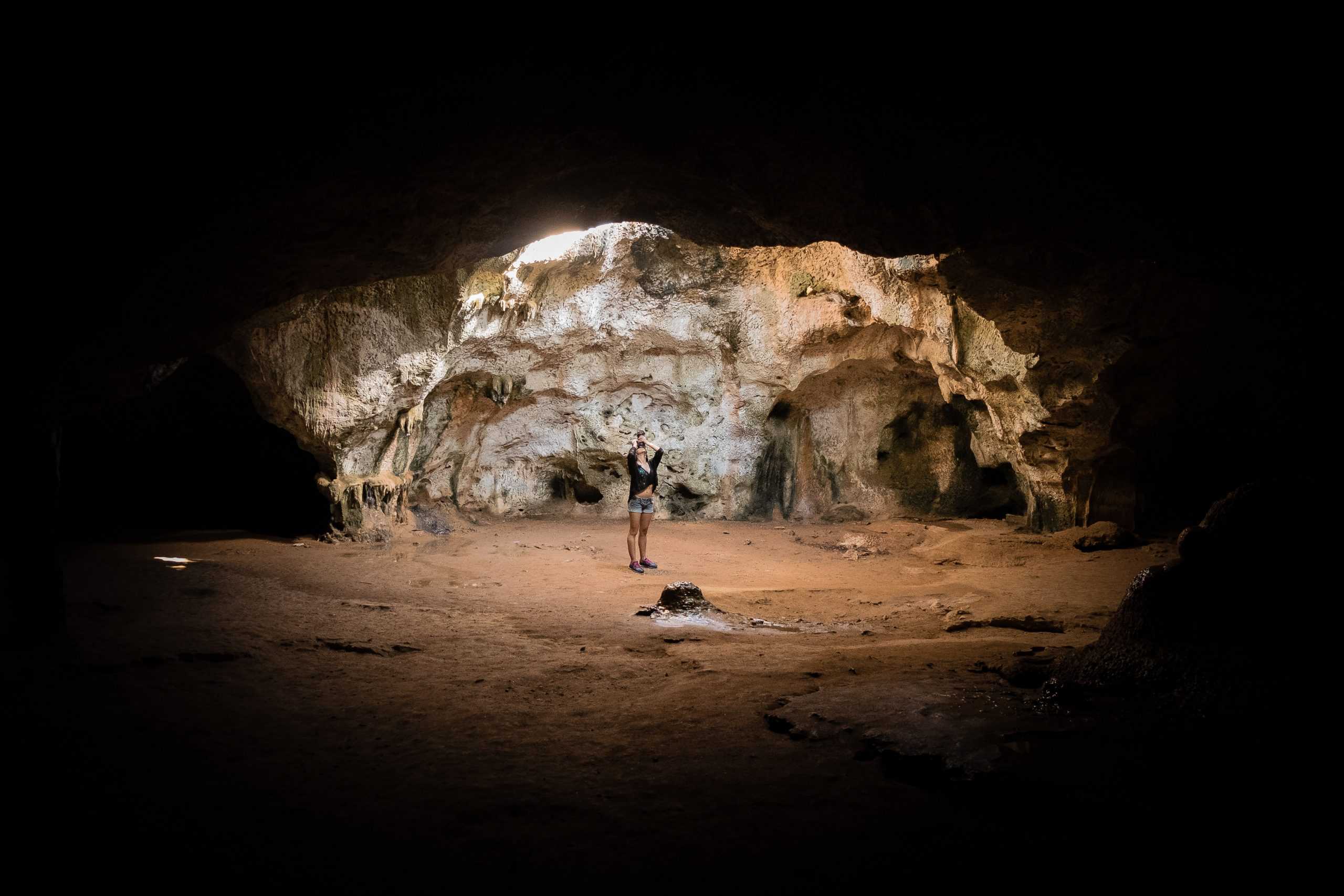 Quadiriki Caves in Aruba 