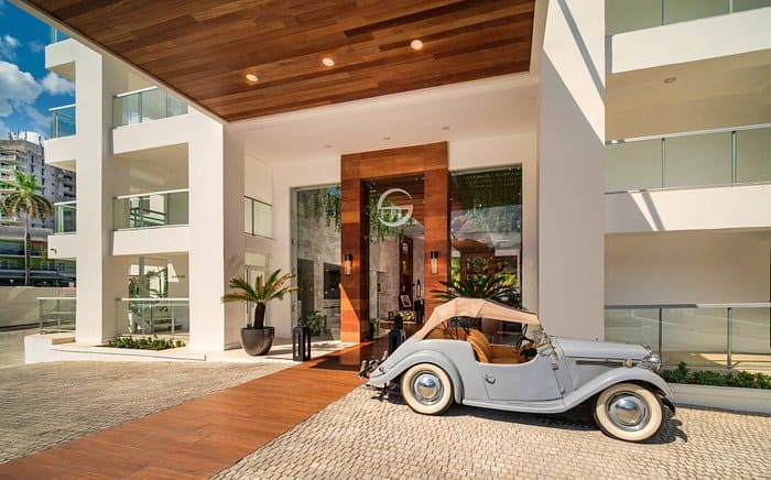 Ocho Rios vs Montego Bay - Best 5 Reasons to Choosing Your Next Jamaican Holiday Spot