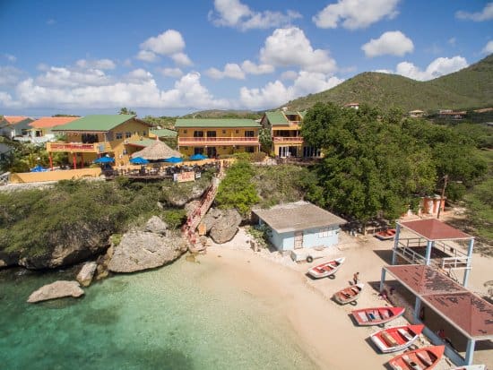 Bahia restaurant and apartments