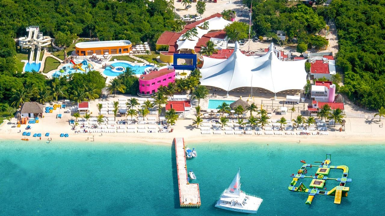 Playa Mia Grand Beach Park in Cozumel - Cozumel vs Tulum