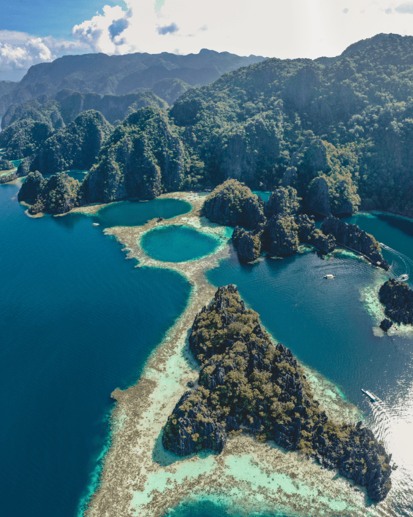 Comparison El Nido vs Coron - Which is the Better? 16 Twin Lagoon Diving Underwater Tours Coron Philippines Gamintraveler