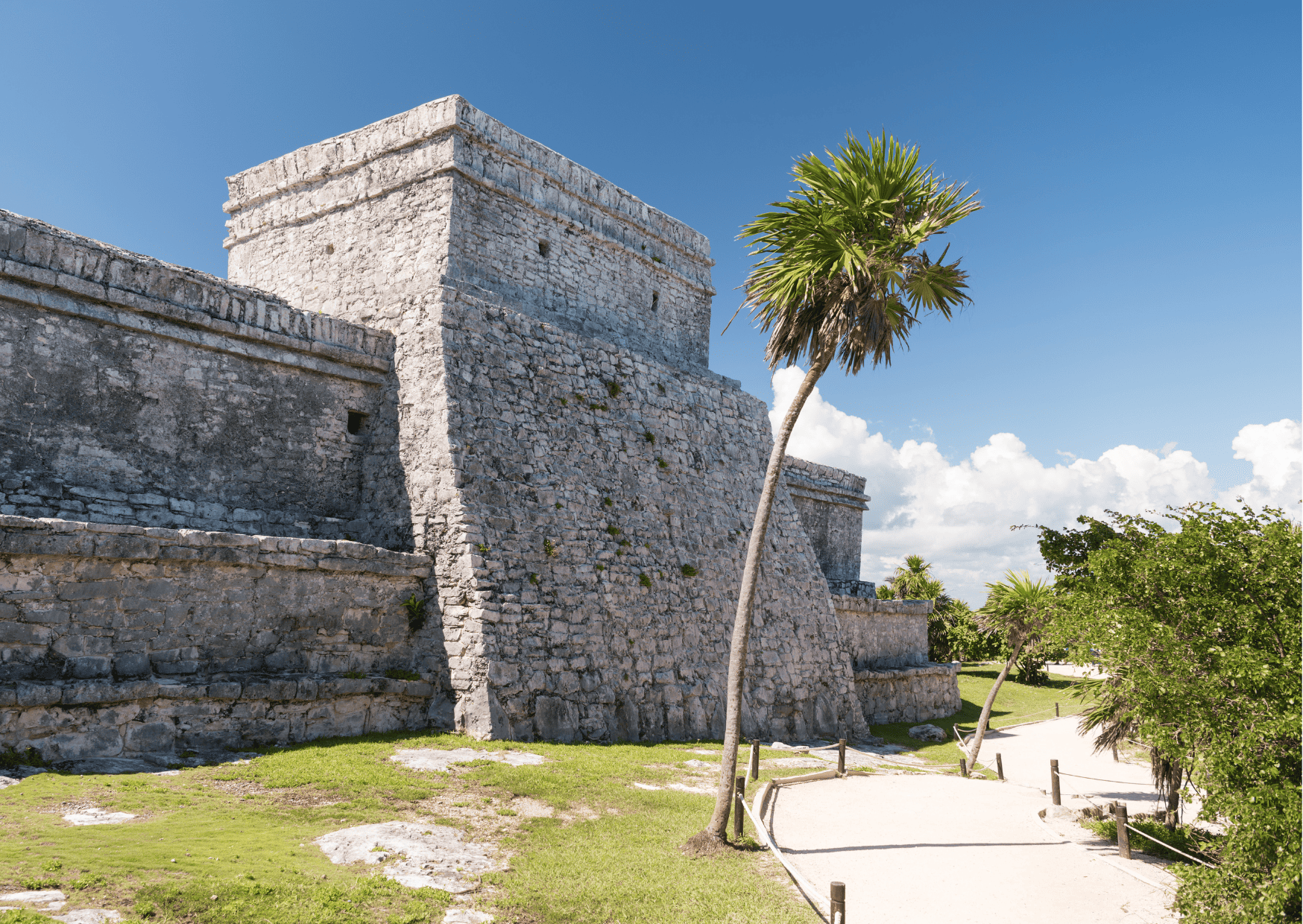 The Castle / El Castillo in Tulum - Chichen Itza vs Tulum