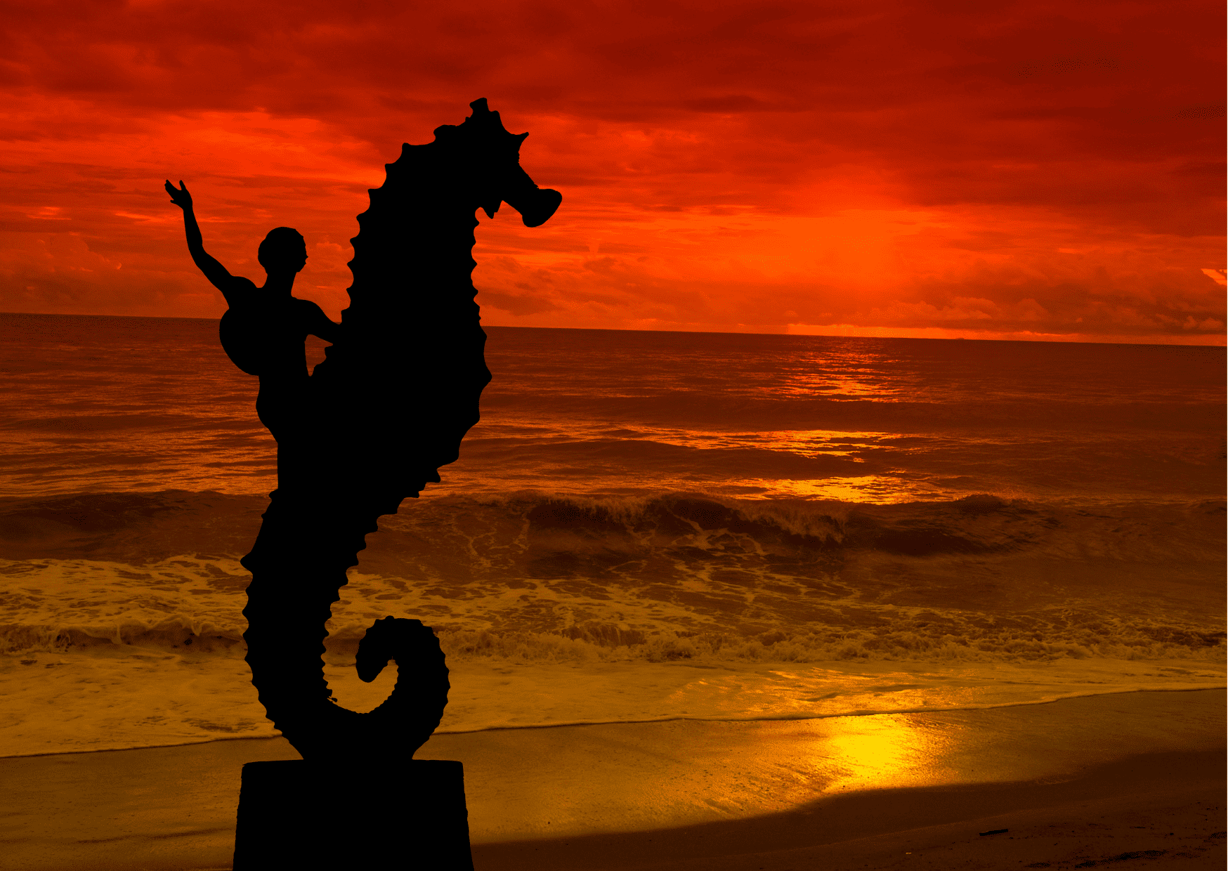 Los Muertos Beach in Puerto Vallarta - Cancun vs Puerto Vallarta - Which Vacation is Better?