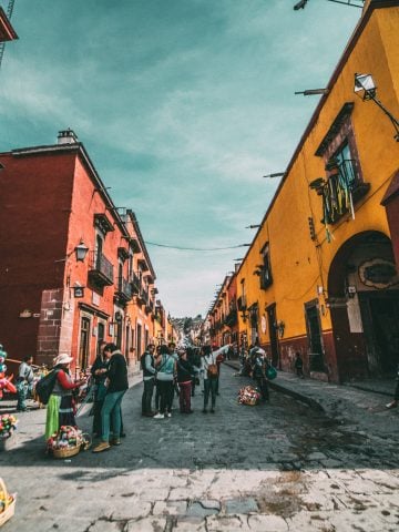 Don’t Do This in Mexico: 20 Things Not to Do in Mexico, 10 Tips For Living As An Expat In Mexico, How To Get From Leon Airport To San Miguel de Allende - All Possible Ways, cheapest way from Leon Airport To San Miguel de Allende, Bus Leon Airport to San Miguel de Allende, Leon Airport to San Miguel de Allende, Leon to San Miguel de Allende, shared van Leon Airport to San Miguel de Allende, uber Leon Airport to San Miguel de Allende, taxi Leon Airport to San Miguel de Allende, colectivo Leon Airport to San Miguel de Allende, bus Leon Airport to San Miguel de Allende