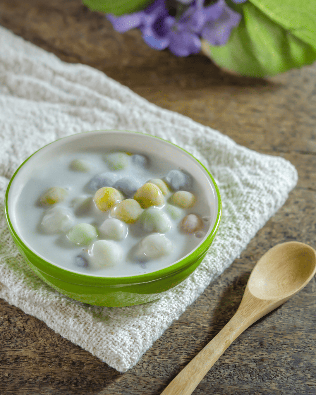 Bua Loy, typical thai breakfast, Breakfast in Thailand, Thai breakfast food, traditional Thai breakfast food, Thai breakfast foods, 