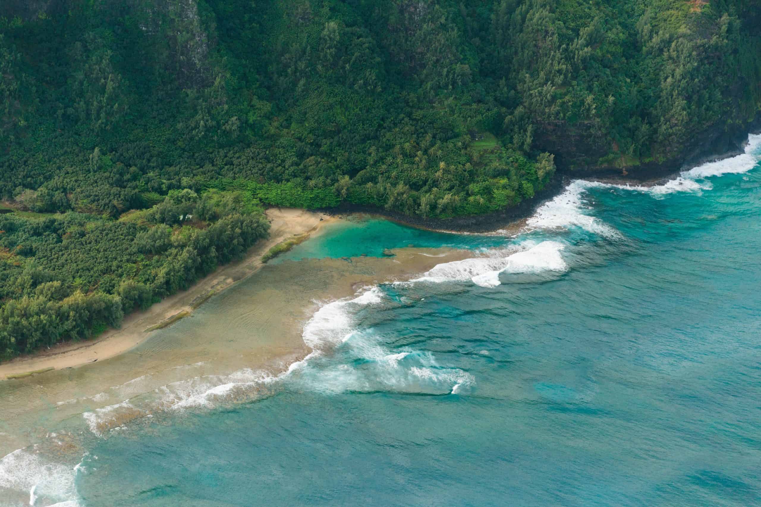 Kauai vs Maui - Which is the Better Hawaiian Island For You? 