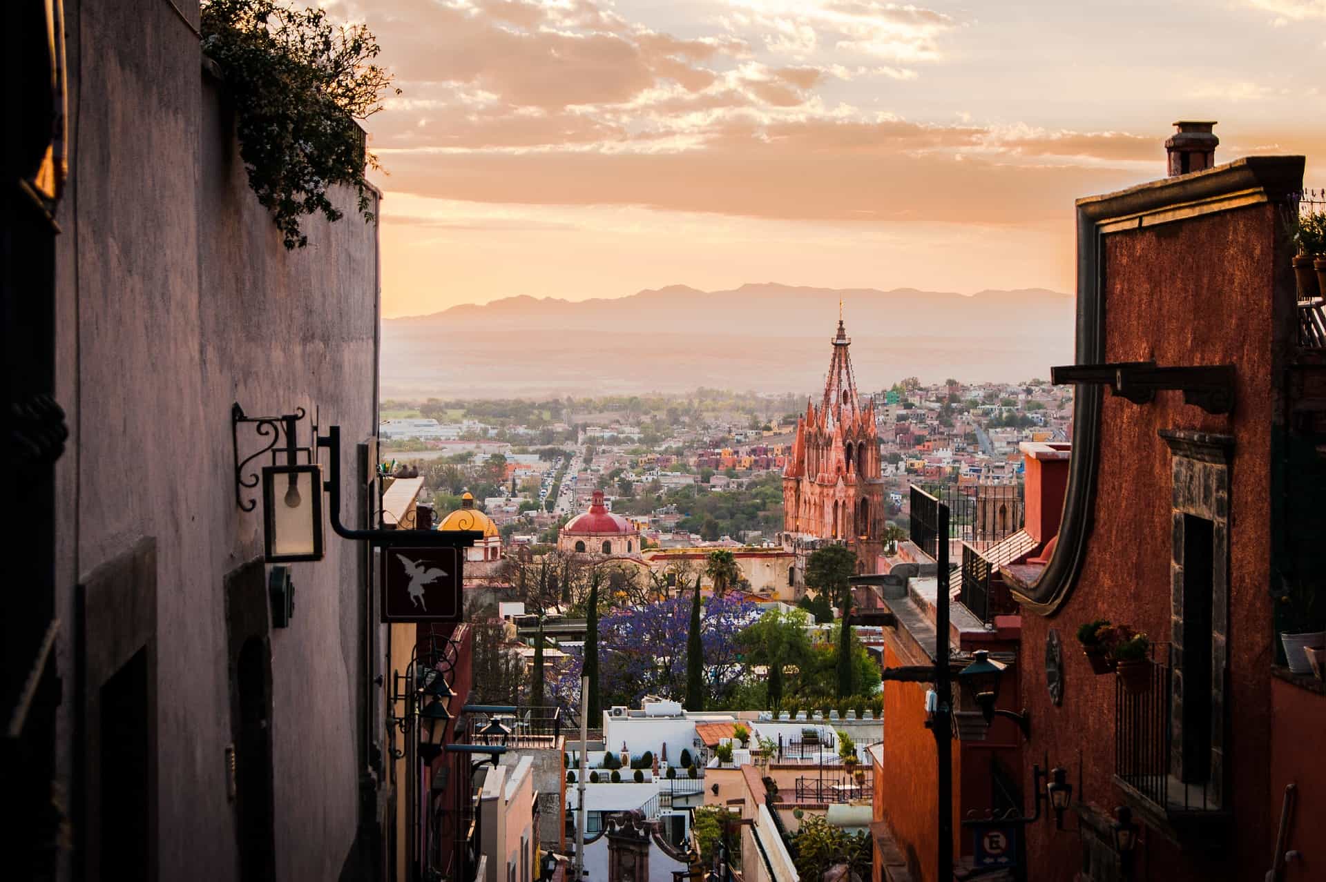 10 Best Spring Break Destinations That Aren’t Overcrowded, How To Get From Guadalajara to San Miguel de Allende By Bus - All Possible Ways, cheapest way from Guadalajara to San Miguel de Allende, Guadalajara to San Miguel de Allende, primera plus bus from Guadalajara to San Miguel de Allende, FUTURA bus from Guadalajara to San Miguel de Allende, ado bus from Guadalajara to San Miguel de Allende, shared van from Guadalajara to San Miguel de Allende, Colectivo from Guadalajara to San Miguel de Allende, Uber from Guadalajara to San Miguel de Allende, taxi from Guadalajara to San Miguel de Allende, Guadalajara to San Miguel de Allende by plane