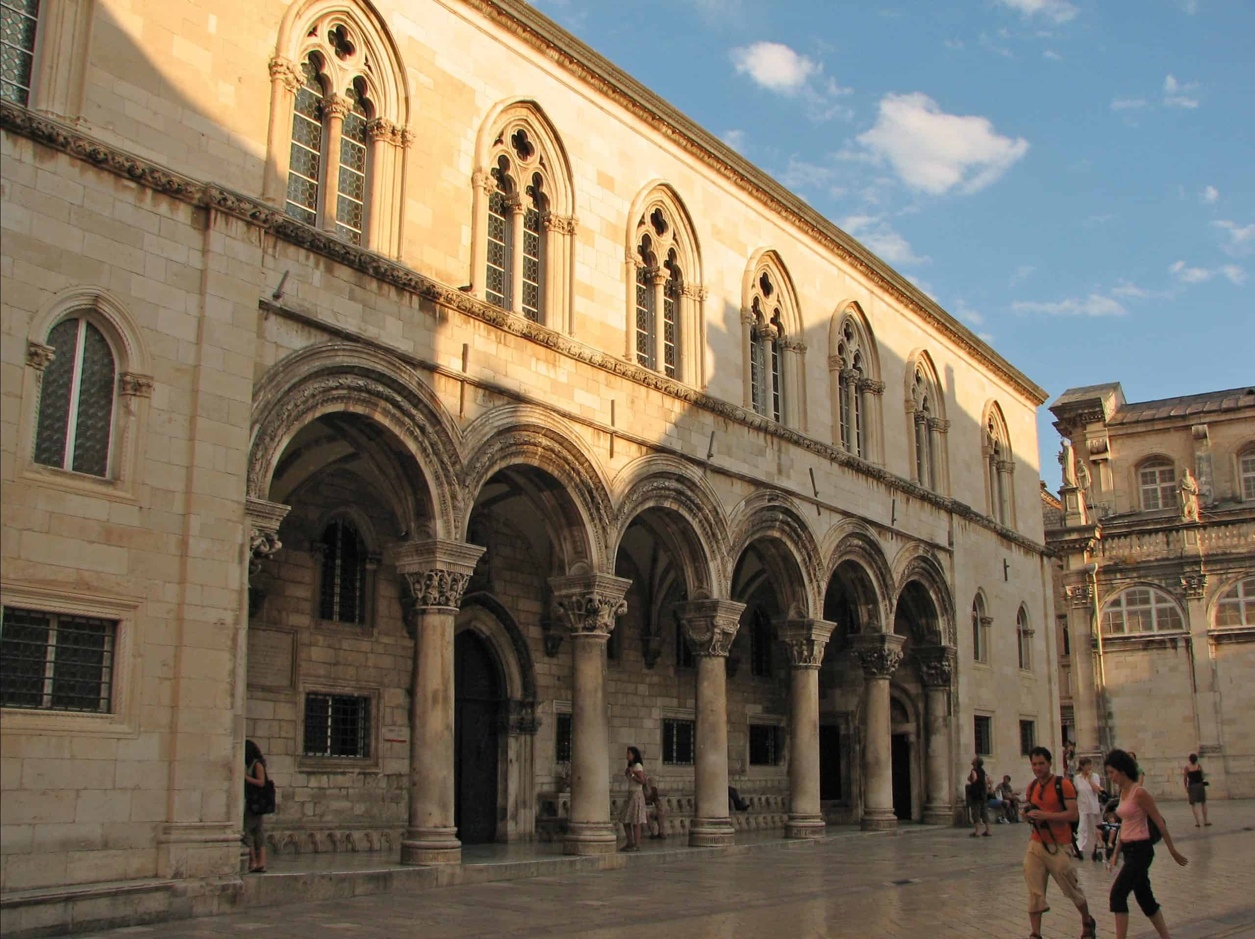 Split vs Dubrovnik: Which is the Better Vacation