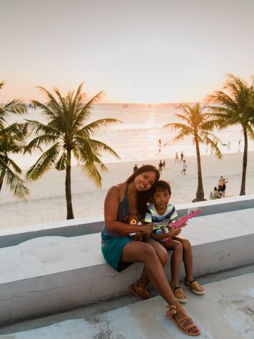 11 How To Make Money While Traveling - Remote Jobs While Traveling, Digital Nomad Pros and Cons - Is It the Right Choice For You