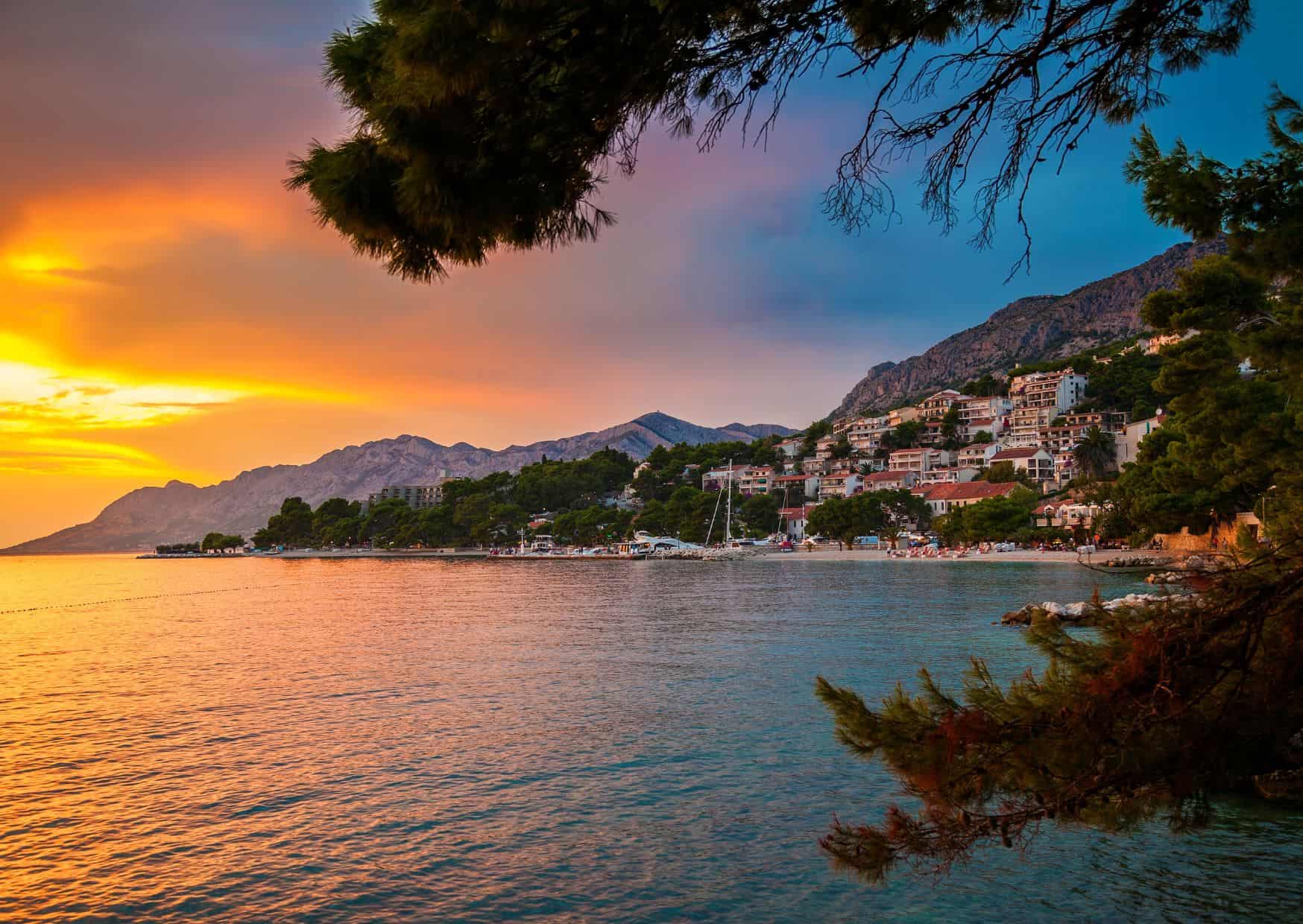 How To Get From Dubrovnik to Brela Best Way, Dubrovnik to Brela, cheapest way from Dubrovnik to Brela, bus from Dubrovnik to Brela, taxi from Dubrovnik to Brela, private transfer from Dubrovnik to Brela, ferry from Dubrovnik to Brela,