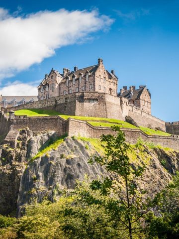 Common Mistakes To Avoid In Edinburgh, 10 Bucket List European Destinations For This Summer, How To Get From Edinburgh to Edinburgh Airport Best Way, shuttle bus from Edinburgh to Edinburgh airport, bus from Edinburgh to Edinburgh airport, cheapest way from Edinburgh to Edinburgh airport, Edinburgh to Edinburgh airport, by train from Edinburgh to Edinburgh airport, taxi from Edinburgh to Edinburgh airport, uber from Edinburgh to Edinburgh airport, private transfer from Edinburgh to Edinburgh airport, metro from Edinburgh to Edinburgh airport, shuttle bus from Edinburgh to Edinburgh airport