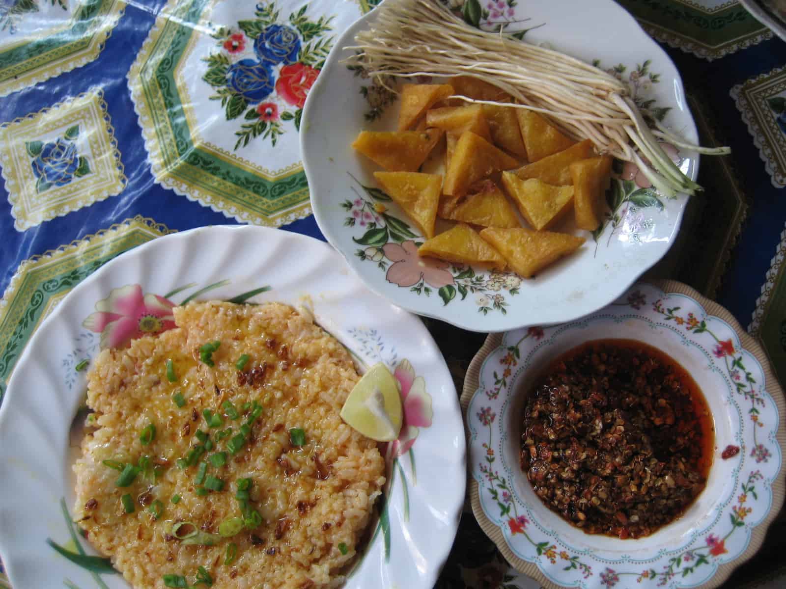 breakfast in myanmar, burmese breakfast