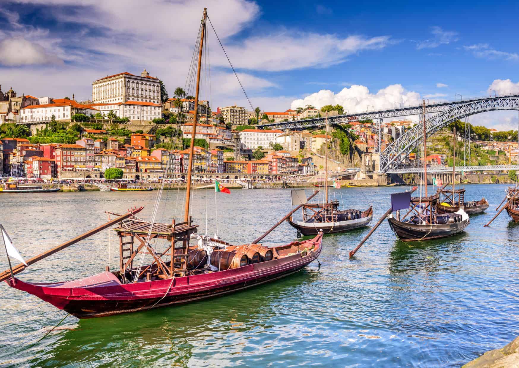 American Nurse Living in Porto on €1,700 5 How To Get From Porto to Porto airport Best Way, shuttle bus from Porto to Porto airport, bus from Porto to Porto airport, cheapest way from Porto to Porto airport, Porto to Porto airport, by train Porto to Porto airport, taxi from Porto to Porto airport, uber from Porto to Porto airport, private transfer from Porto to Porto airport