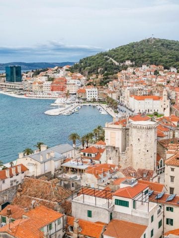 How To Get From Rijeka to Split Airport Best Way, Rijeka to Split Airport, cheapest way from Rijeka to Split Airport, bus from Rijeka to Split Airport, taxi from Rijeka to Split Airport, private transfer from Rijeka to Split Airport, by plane from Rijeka to Split, ferry from Sibenik to Split,