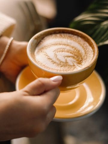 15 Unspoken Rules of Italian Life That Tourists Never Understand, Don’t Do This in France: 24 Things not to do in France, 12 Worst Mistakes To Avoid For Jet Lag, 10 Details About Italian Food That Foreigners Can't Understand, Healthy Things to Eat with Coffee - Coffee Pairings You'll Love