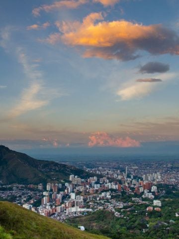 How To Get From Bogota to Cali Best Way, best way from Bogota to Cali, cheapest way from Bogota to Cali, Bogota to Cali, bus from Bogota to Cali, by plane from Bogota to Cali, Bogota to Cali by van, Bogota to Cali by bus,