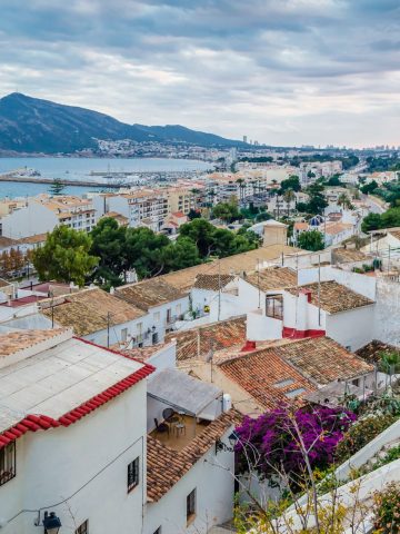 How To Get From Alicante Airport To Altea Best Way, cheapest way from Alicante Airport to Altea, Alicante Airport to Altea, shuttle bus from Alicante Airport to Altea, taxi from Alicante Airport to Altea, Uber from Alicante Airport to Altea, Alicante Airport to Altea by bus, bus fare from Alicante Airport to Altea, best way from Alicante Airport to Altea, train from Alicante Airport to Altea