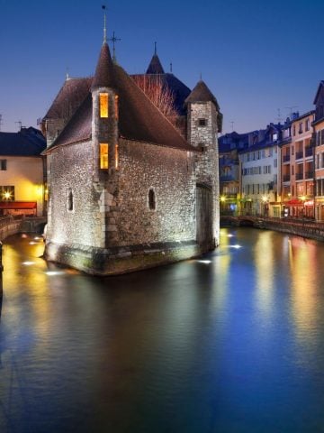 13 Most Beautiful Medieval Cities in France, Forget Paris And Explore These Charming Alternatives in France to Paris, 11 Most Beautiful Fairytale Towns in Europe, How To Get From Geneva Airport to Annecy Best Way, cheapest way from Geneva Airport to Annecy, cheapest way from Geneva to Annecy, Geneva Airport to Annecy, Geneva to Annecy, bus from Geneva Airport to Annecy, taxi from Geneva Airport to Annecy, uber from Geneva Airport to Annecy, train from Geneva Airport to Annecy, shuttle bus from Geneva Airport to Annecy, private transfer from Geneva Airport to Annecy