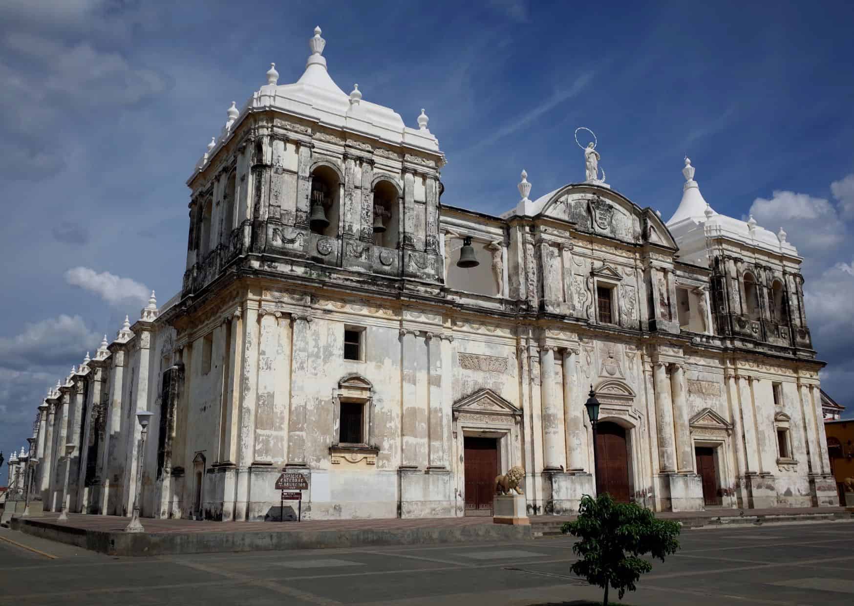 How To Get From San Jose to Leon Best Way, San Jose to Leon, cheapest way from San Jose to Leon, best way from San Jose to Leon, San Jose to Leon by bus, bus from San Jose to Leon, taxi from San Jose to Leon, Uber from San Jose to Leon, private transfer from San Jose to Leon, Shared Van from San Jose to Leon, rent a car at San Jose, TICA bus from San Jose to Leon, public buses from San Jose to Leon
