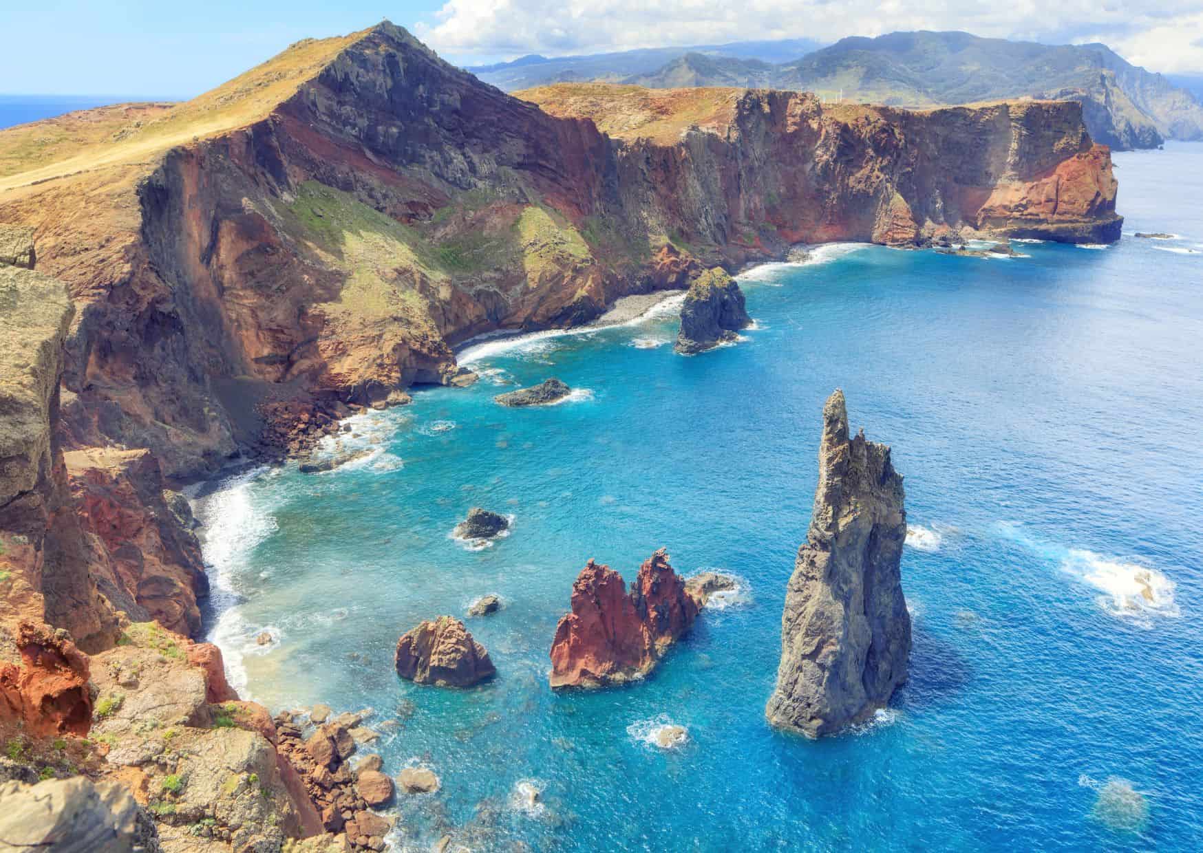 10 Common Mistakes to Avoid in Madeira and How to Avoid Them, How To Get From Madeira Airport To City Center Best Way, cheapest way from Madeira airport to Downtown, cheapest way from Madeira airport to city, Madeira airport to city center, Madeira airport to Madeira, Madeira Bus Airport, bus from Madeira airport to city center, taxi from Madeira airport to city center, Uber from Madeira airport to city, Cabify from Madeira airport to city center,