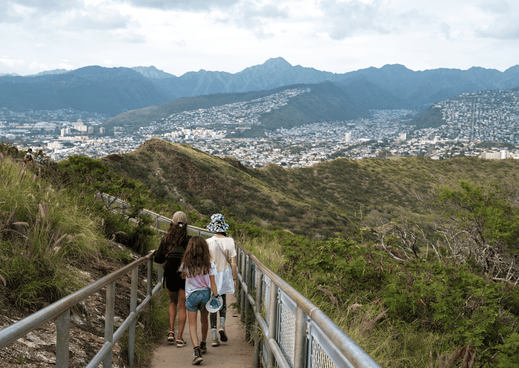 hawaii vs bahamas, bahamas vs hawaii, hawaii vs the bahamas