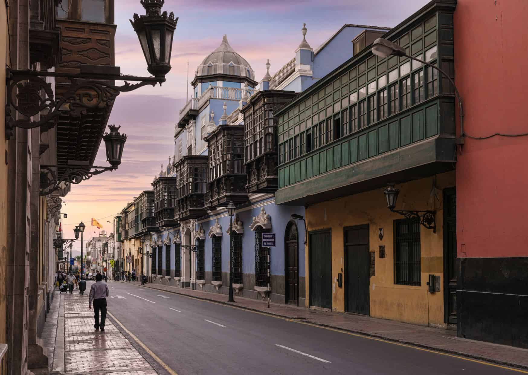 How To Get From Trujillo to Lima Airport Best Way, Trujillo to Lima Airport, cheapest way from Trujillo to Lima, Trujillo to Lima, bus from Trujillo to Lima, by plane from Trujillo to Lima, best way from Trujillo to Lima, taxi from Trujillo to Lima