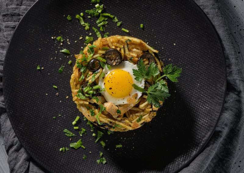 9 Must Foods to Try When Visiting Lisbon, 10 Common Mistakes To Avoid In Porto And How To Avoid Them, 3 Most Popular Dinners in Portugal: Recipe Guides for Bacalhau à Brás, Caldo Verde And Bifanas, 6 Tourist Traps to Avoid in Porto Portugal And How to Avoid Them, How to Make Bacalhau à Brás – An Authentic Bacalhau à Brás (Recipe Guide)