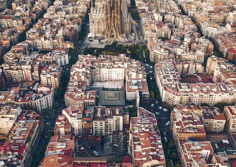 Things to Know Before Visiting Barcelona - Travel Tips Guide