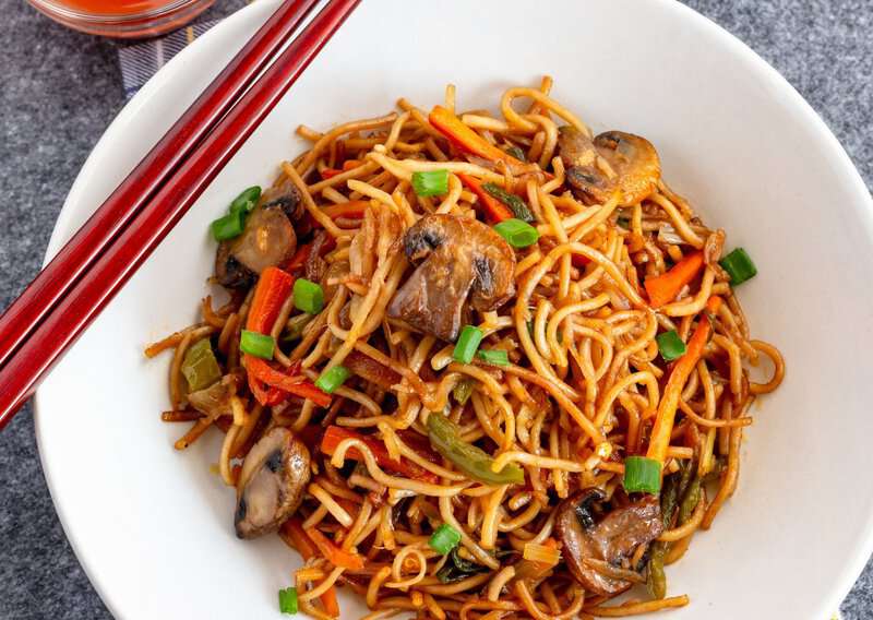 10 Must Foods to Try When Visiting Barcelona, Fideua