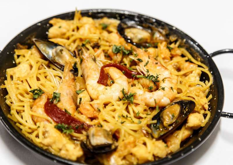 How to Make Fideua – An Authentic Fideua (Recipe Guide)