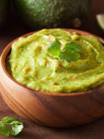 How to Make Guacamole – An Authentic Guacamole (Recipe Guide)