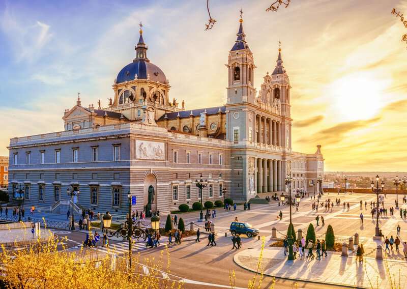 7 Tourist Traps to Avoid in Madrid, Things to Know Before Visiting Madrid For First Timers - Madrid Travel Tips Guide