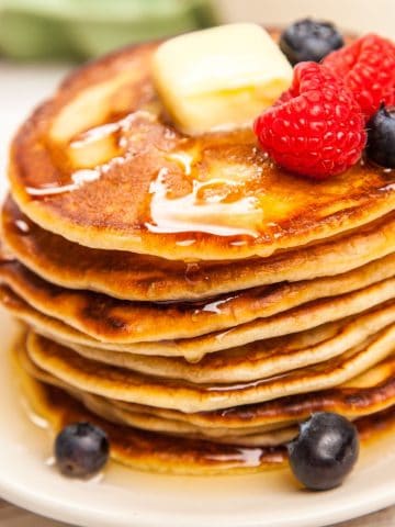 How to Make Pancakes – Authentic Pancakes (Recipe Guide)