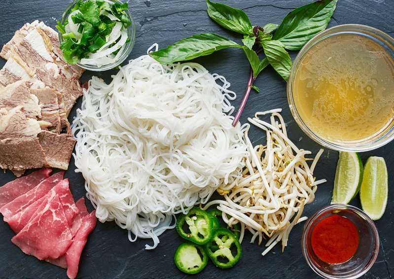 How to Make Pho – An Authentic Pho (Recipe Guide)