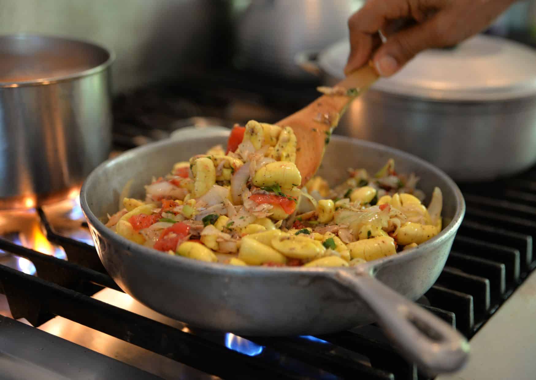 How To Make Ackee And Saltfish (Recipe Guide) Tips And Calories