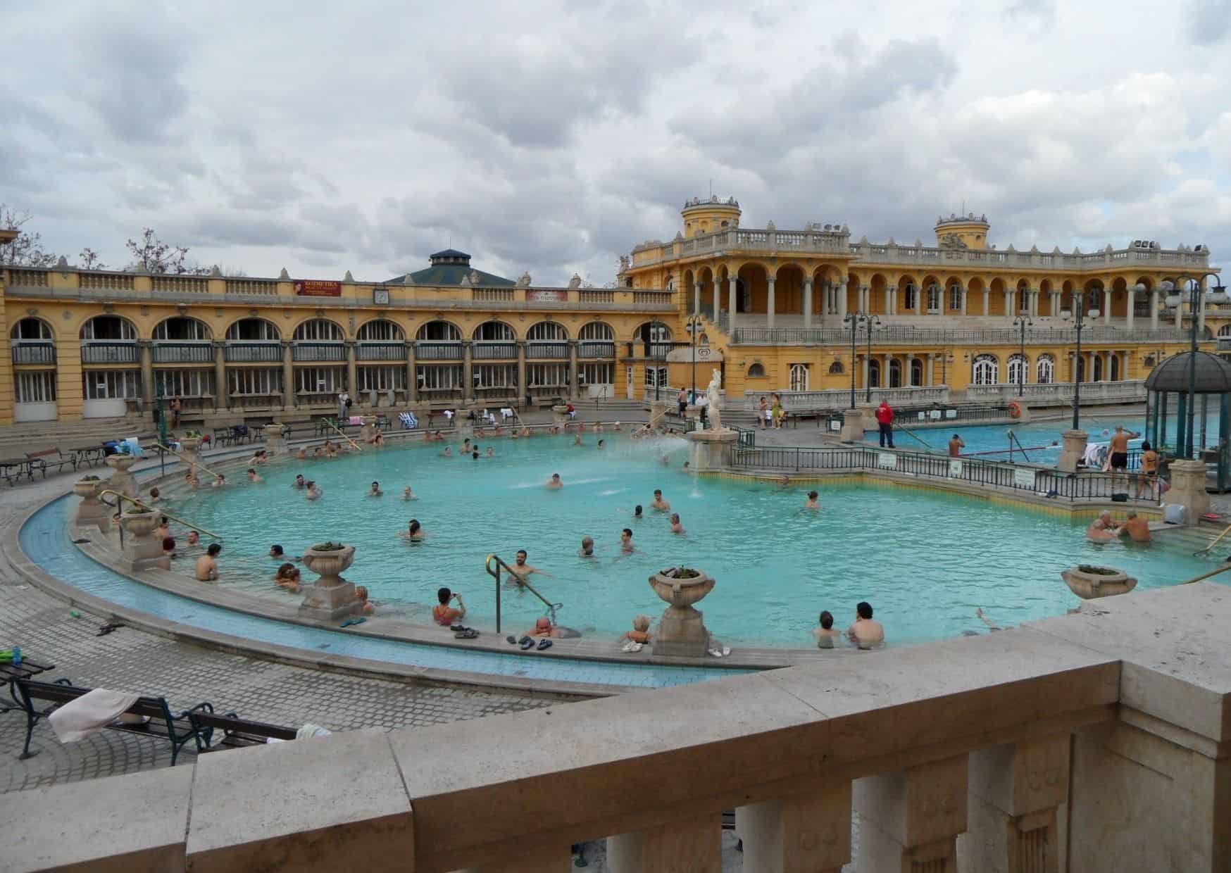 8 Tourist Traps to Avoid in Budapest (Travel Guide) And How To Avoid Them