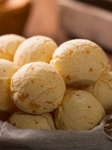 How to Make Cheese Bread – Authentic Cheese Bread (Recipe Guide) Tips and Calories