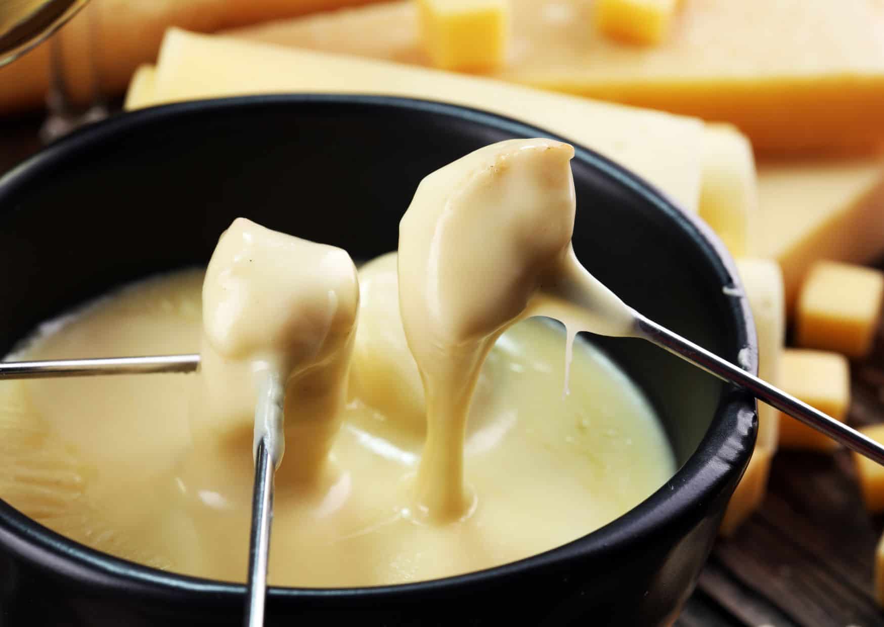 How To Make Cheese Fondue (Recipe Guide) Tips And Calories
