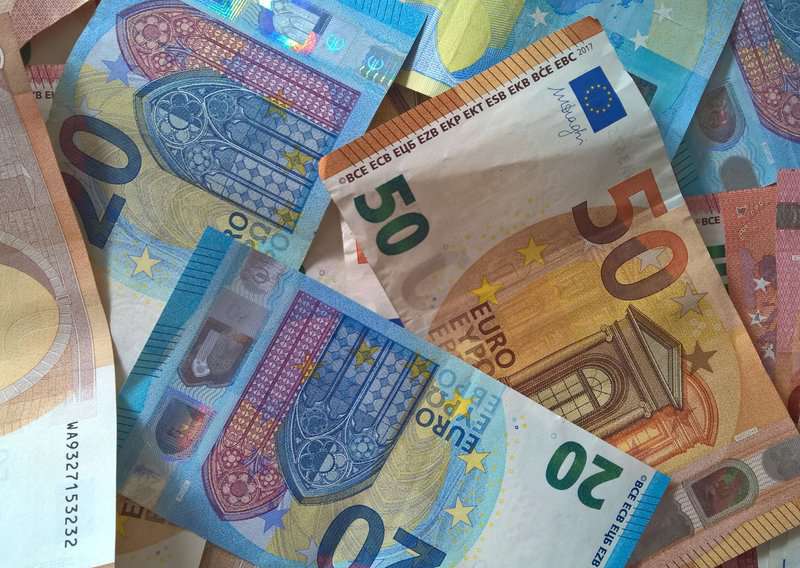 How To Avoid Spending So Much Money Traveling