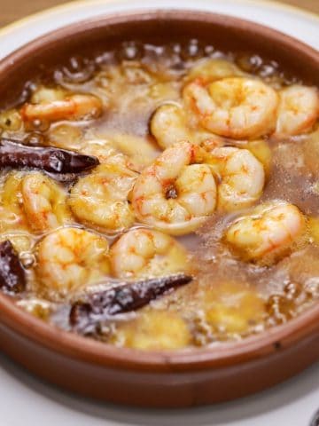 Spain For Foodies: What to Eat and Drink in Spain, Difference Between Gambas a l’Ajilo in Portugal Vs Gambas al Ajillo Spain (Recipe Guide), How to Eat in Spain Like a Local - 9 Tips To Eat As A Local When Visiting Spain, 15 Common Mistakes to Avoid in Europe and How to Avoid Them, How to Make Gambas al Ajillo - Authentic Gambas al Ajillo (Recipe Guide)