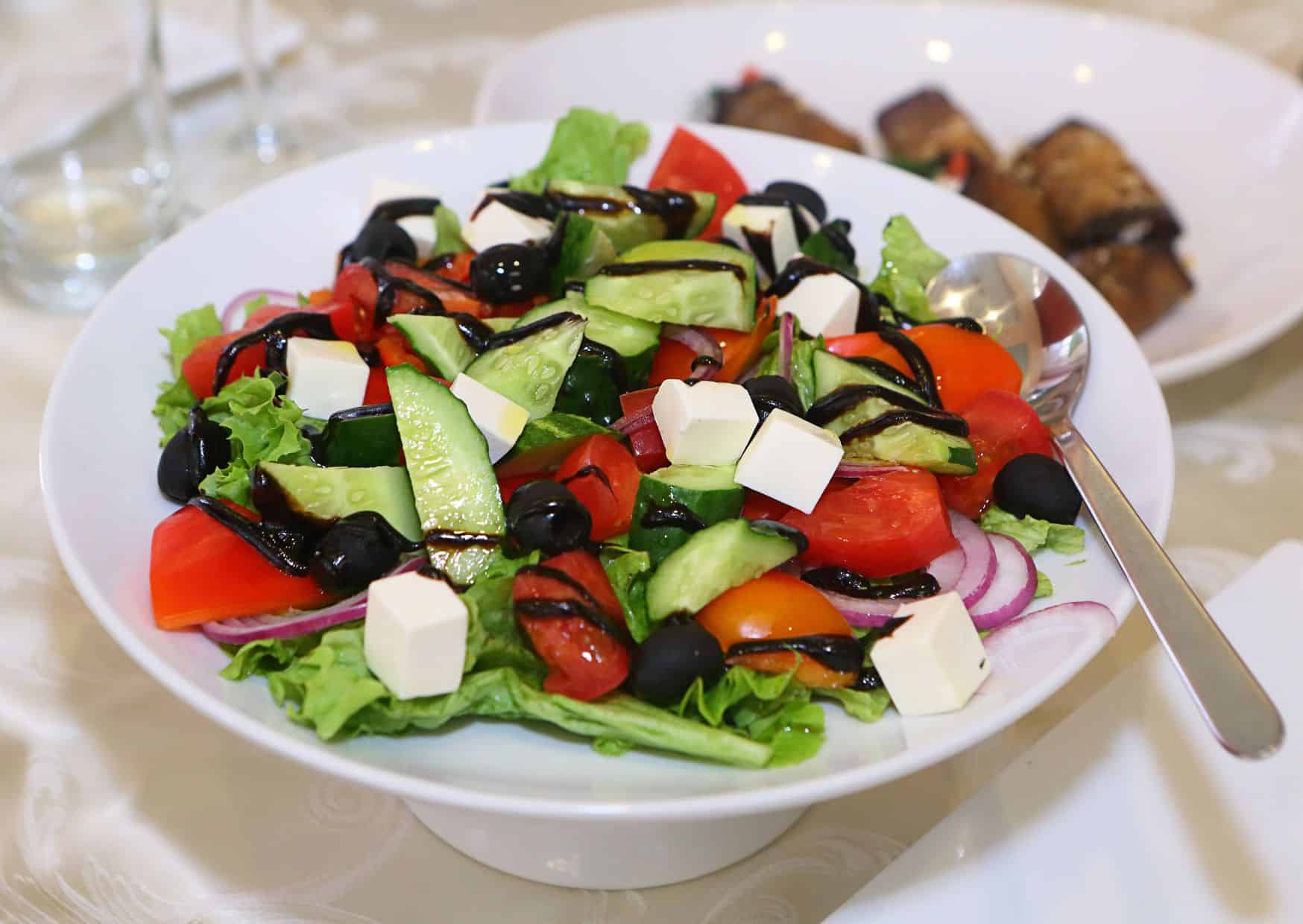 15 Foods That Taste Way Better Outside the U.S. (And Americans Secretly Know It) 7 How To Make Greek Salad (Recipe Guide) Tips And Calories