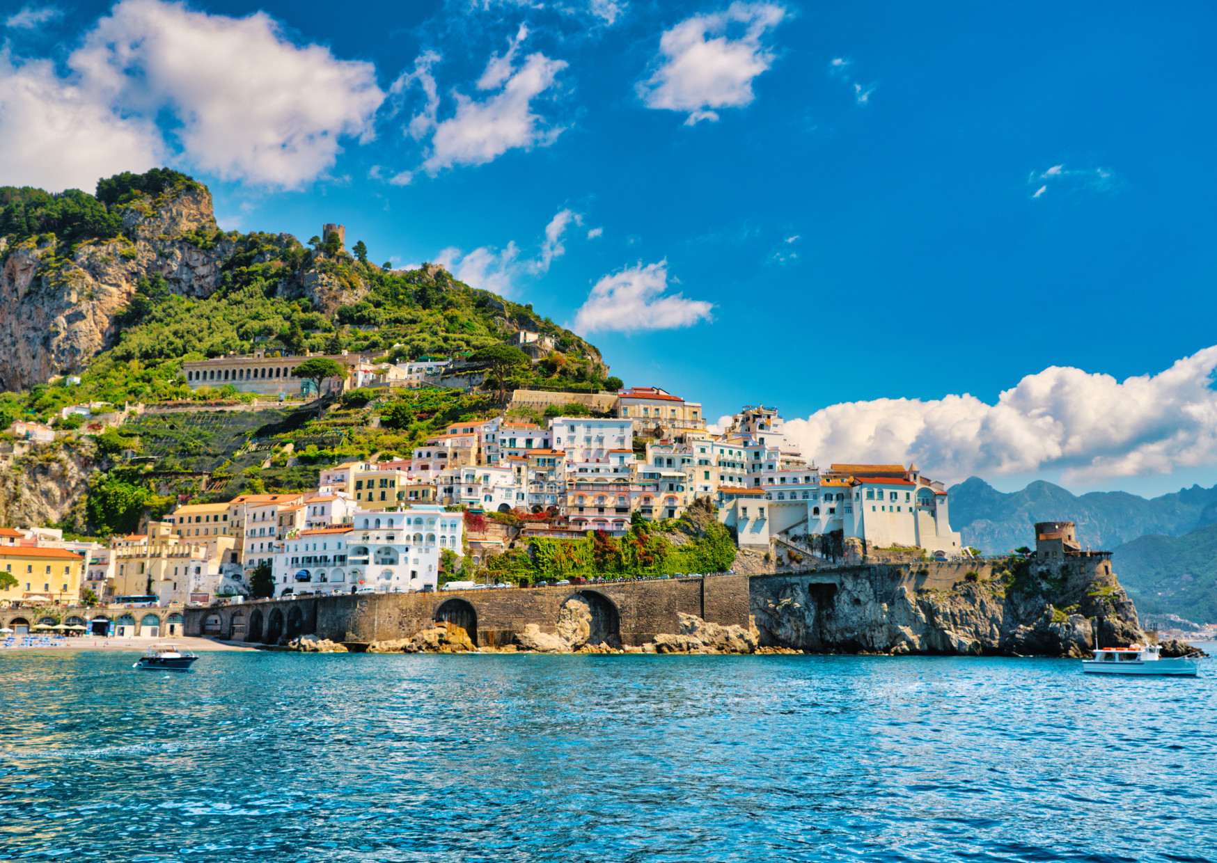 10 Tourist Faux Pas on Amalfi Coast And How to Avoid Them 4 Mistakes Tourists Do in Amalfi Beautiful views of the Amalfi
