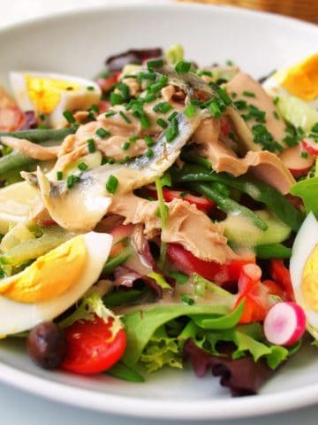 10 Mistakes to Avoid in Nice and How to Avoid Them, 10 Details About French Food That Foreigners Can’t Understand, 3 Most Popular French Rivera Food, 6 Most Popular Salads To Try (Recipe Guide), How to Make Nicoise Salad (Recipe Guide) Tips And Calories