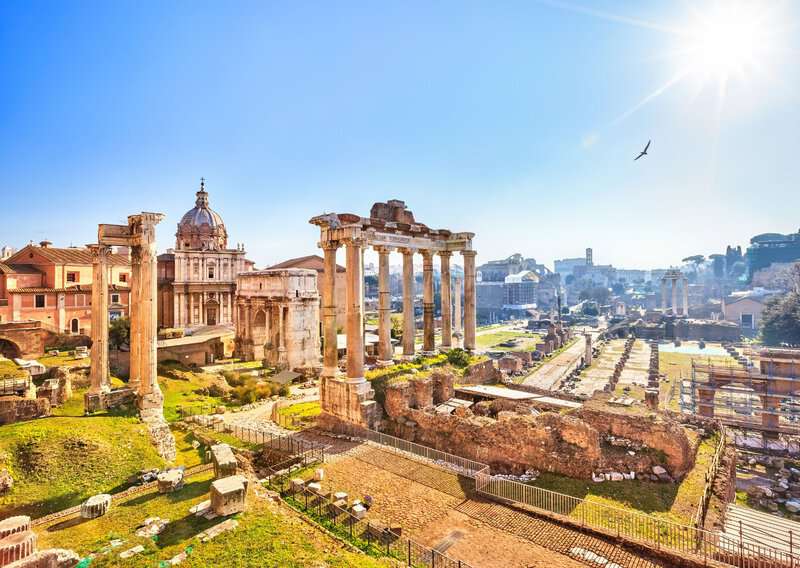 8 Tourist Traps to Avoid in Rome (Travel Guide)