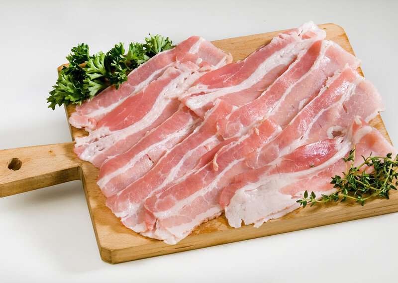 How to Make Eggs Benedict - Authentic Eggs Benedict (Recipe Guide) Tips and Calories