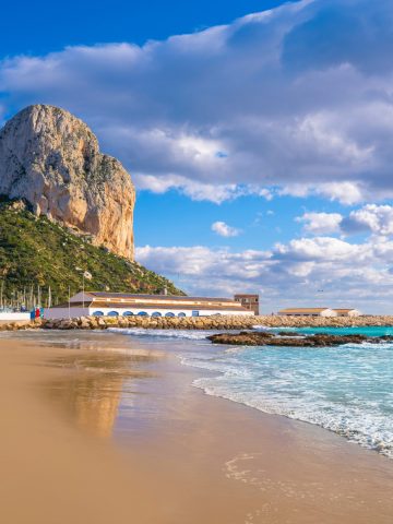 Valencia Vs Alicante Which One Is Better For Travel And Living, 20 Top Countries in the World to Meet and Date New People: Ultimate Guide, 15 Reasons For Americans to Move to Spain, 10 Most Affordable Places to Buy a House in Spain, 10 Best Countries to Visit in the World Right Now, Comparing Where to Live in Spain: Alicante vs Malaga